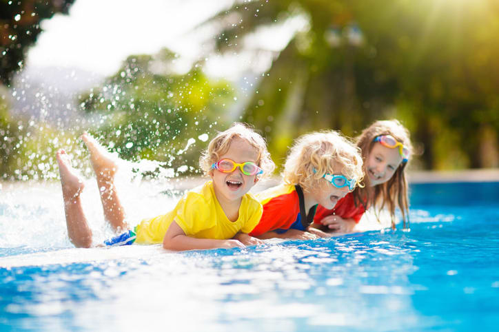 Educational Games to Play with Your Kids in the Pool