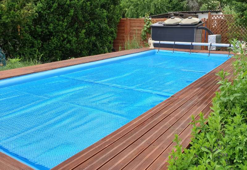 Residential Pool Covered with Automatic Pool Cover for Winter in Virginia & Maryland
